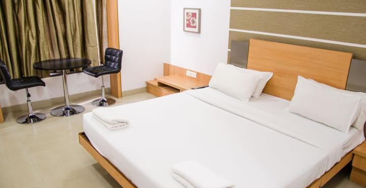 Admiral Suites